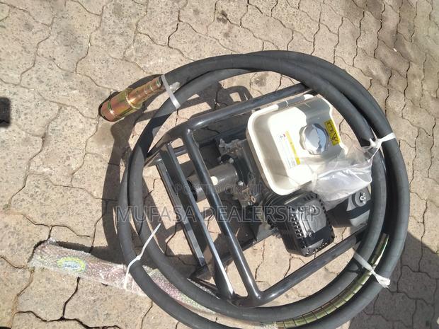 Honda Concrete Vibrator - thumbnail 3