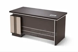 Executive Office Desk – Modern Design With Drawers