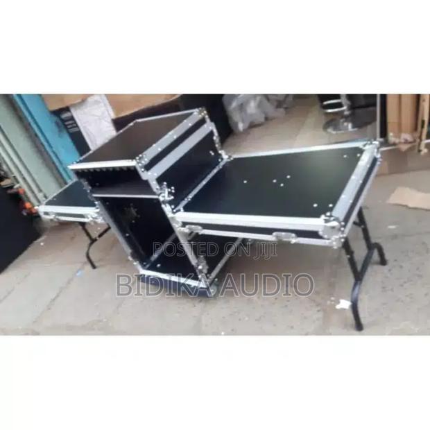 16 Units Flight Rack With 2 Tables in Kenya