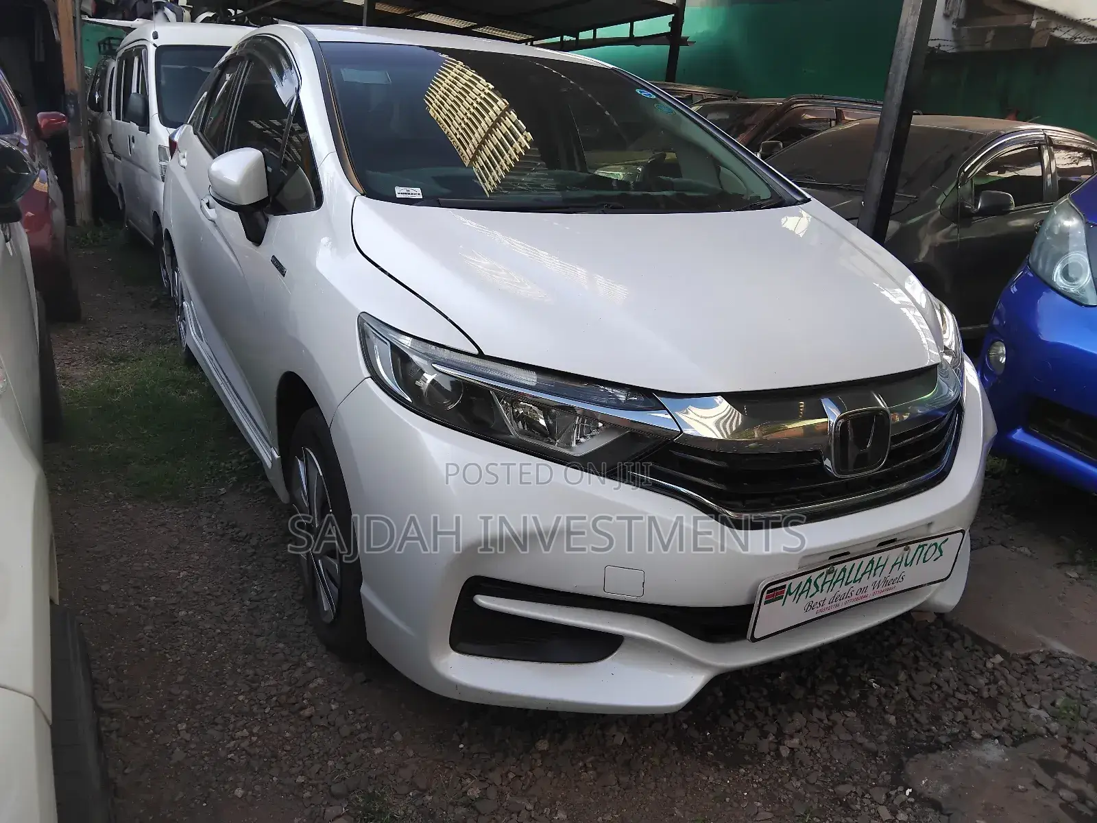 Honda Fit Shuttle 1.5 Hybrid 4WD 2018 Pearl