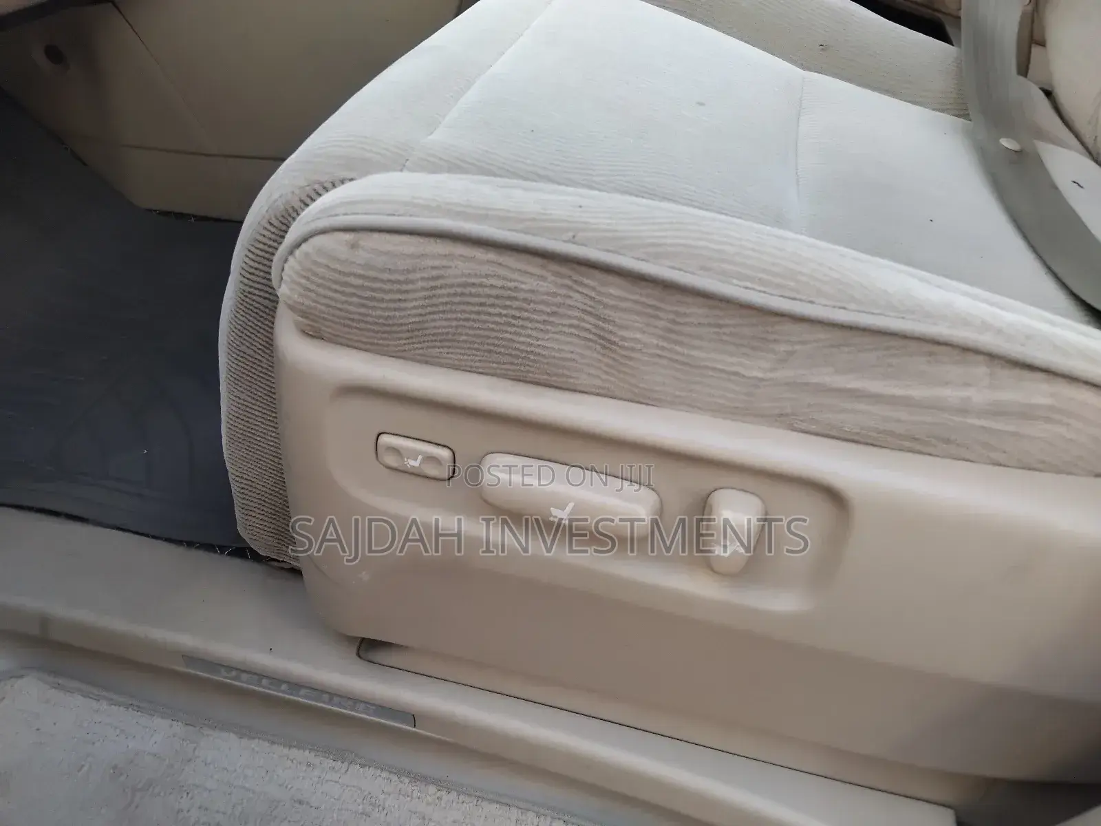 Toyota Vellfire 2008 Gold