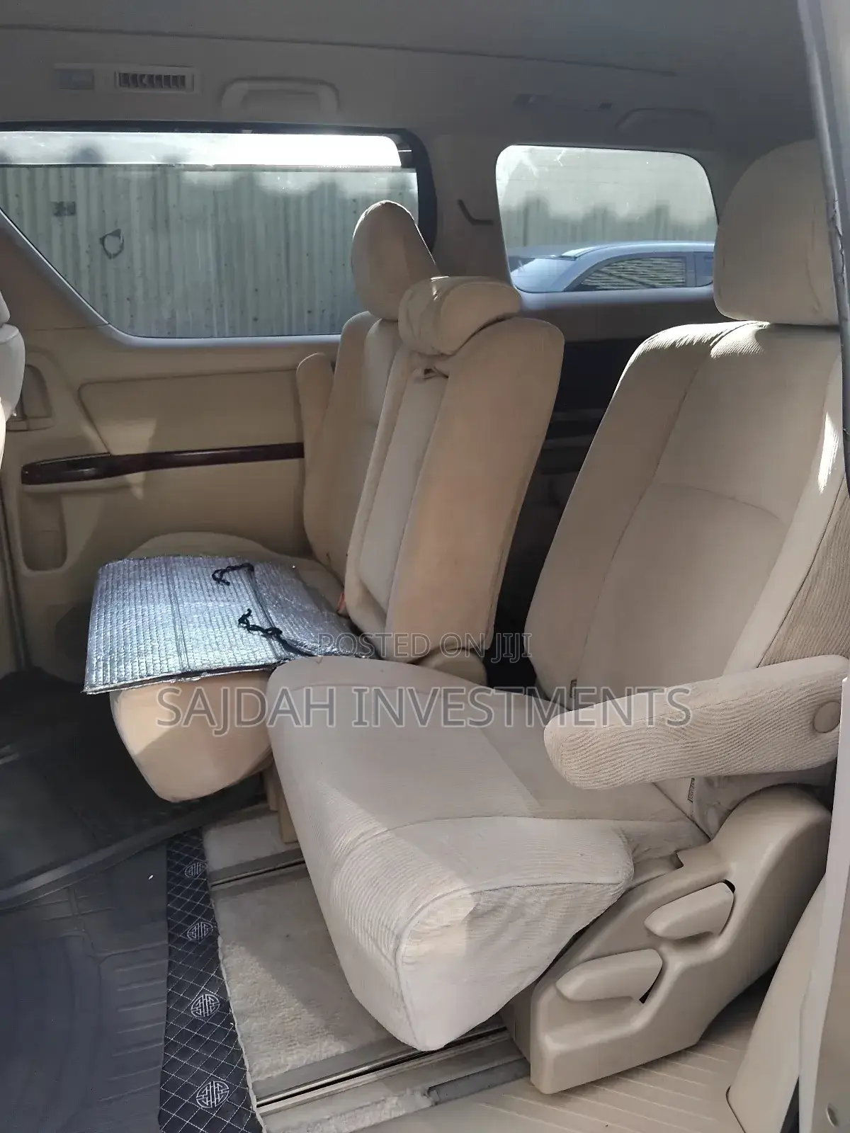 Toyota Vellfire 2008 Gold
