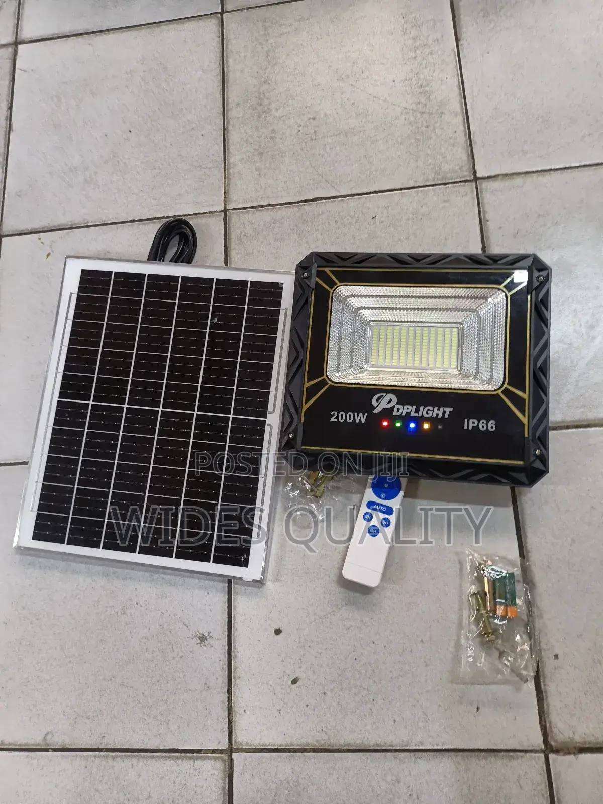 200 Watts Solar Flood Light