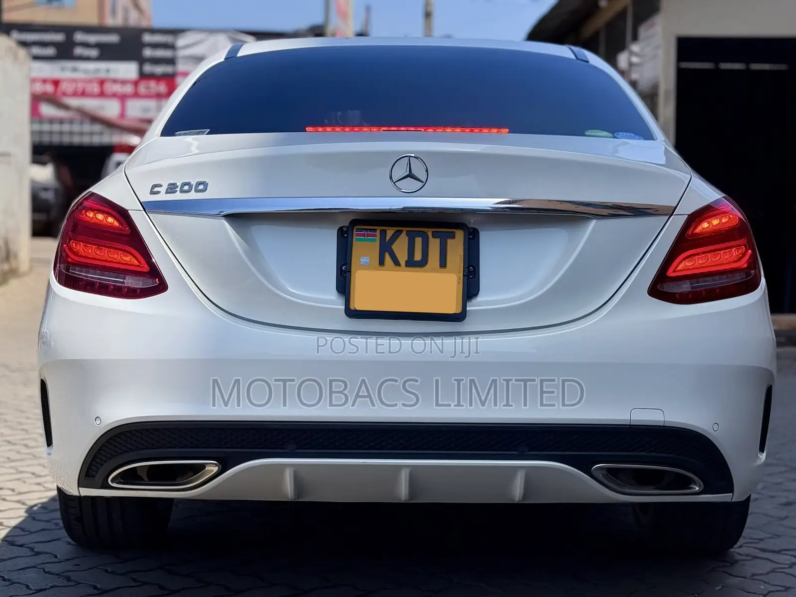 Mercedes-Benz C200 2018 Pearl