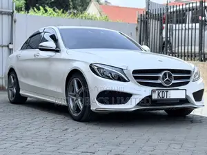 Mercedes-Benz C200 2018 Pearl