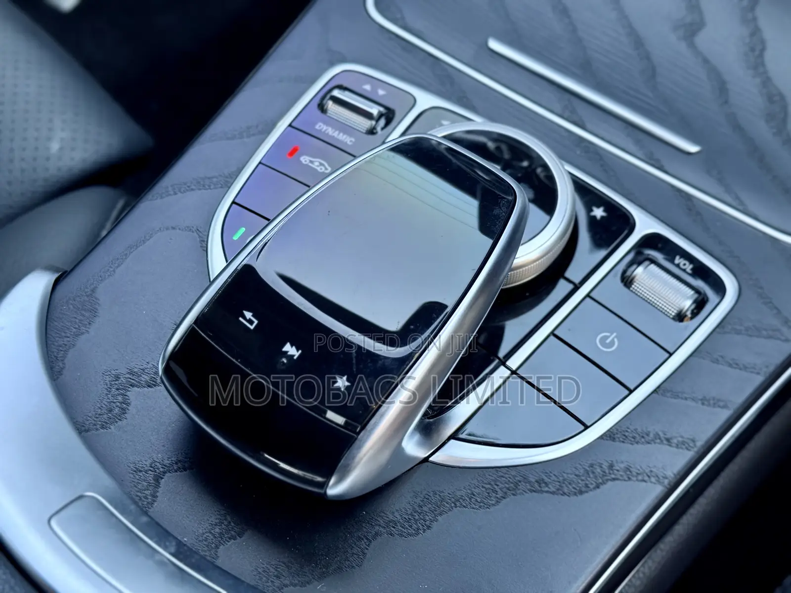 Mercedes-Benz C200 2018 Pearl