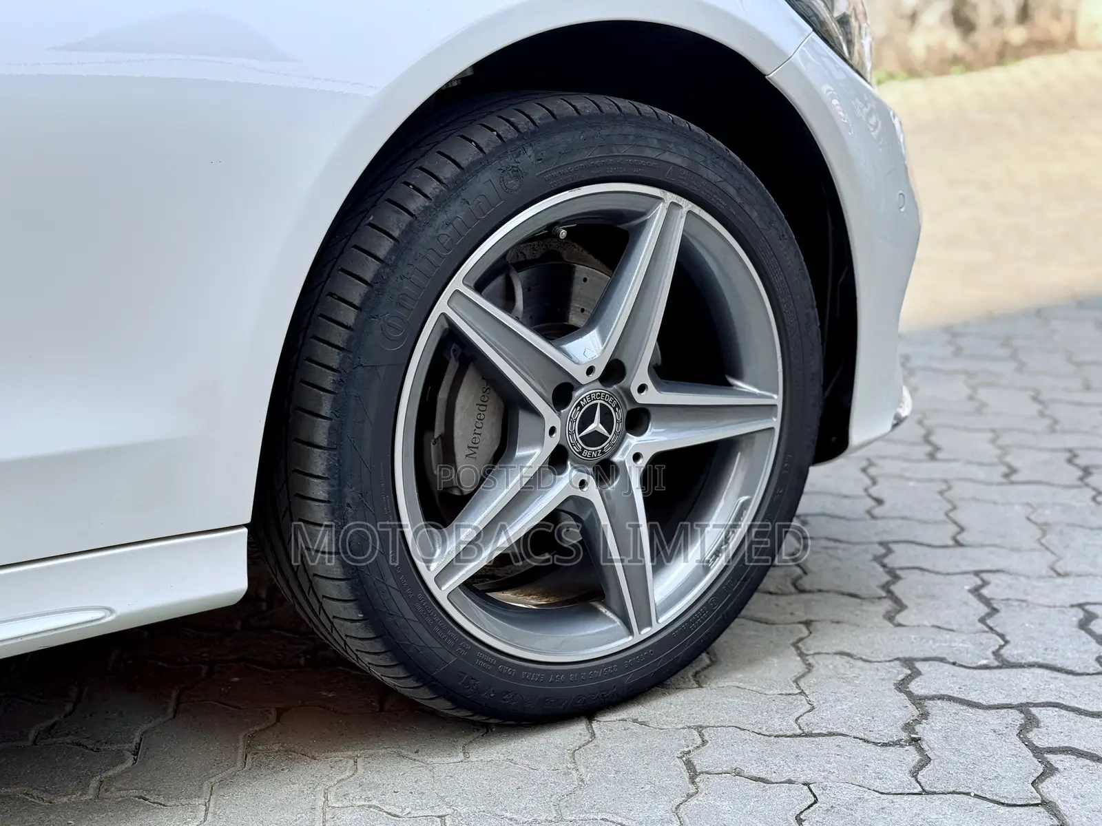 Mercedes-Benz C200 2018 Pearl