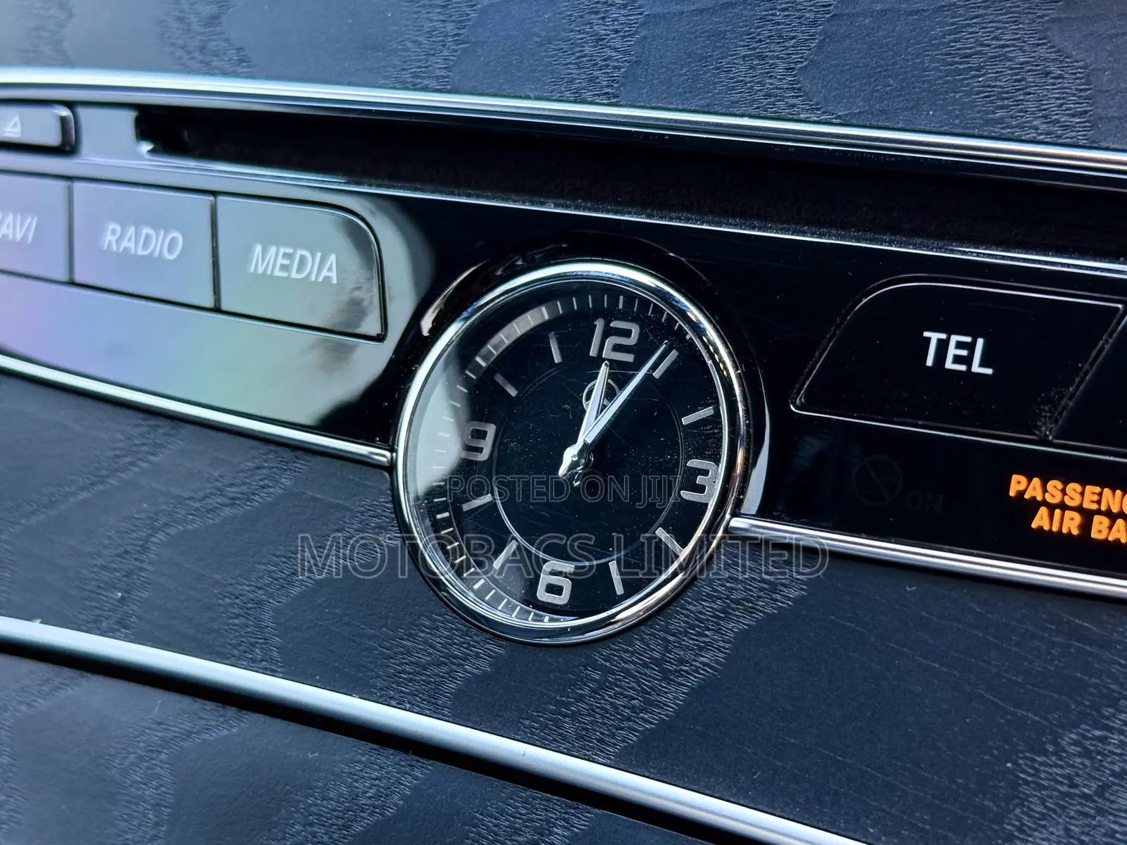 Mercedes-Benz C200 2018 Pearl