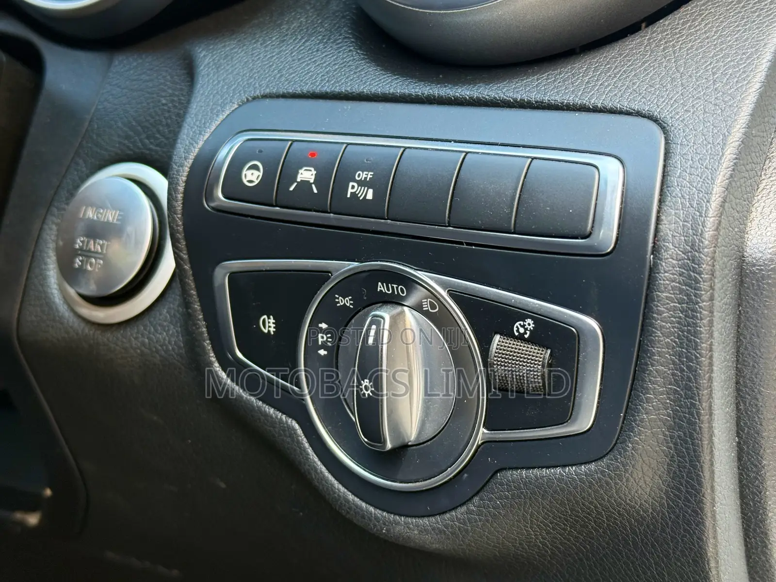 Mercedes-Benz C200 2018 Pearl