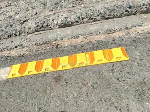 Cat Eyes/Roads Studs - thumbnail 2