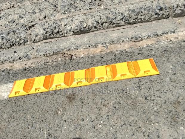 Cat Eyes/Roads Studs - main view