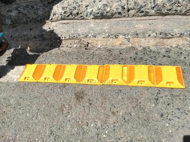 Cat Eyes/Roads Studs - thumbnail 3