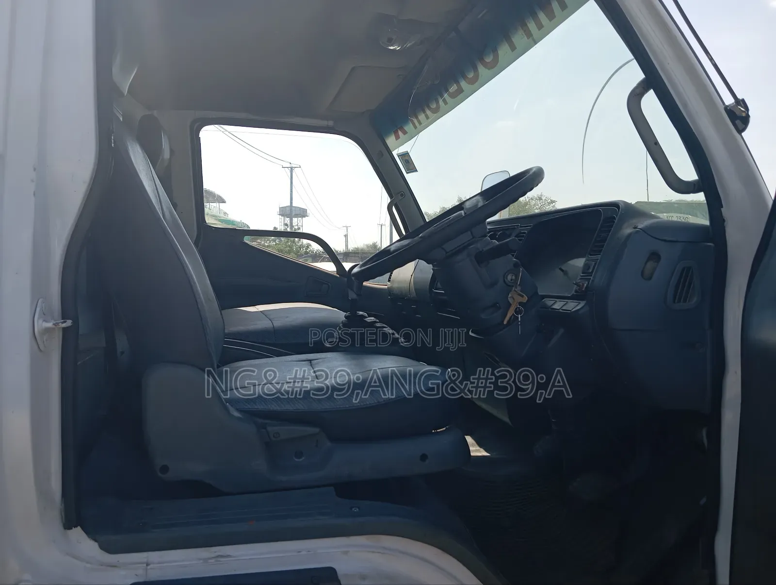 Mitsubishi Lorry Fh 215 2015 White