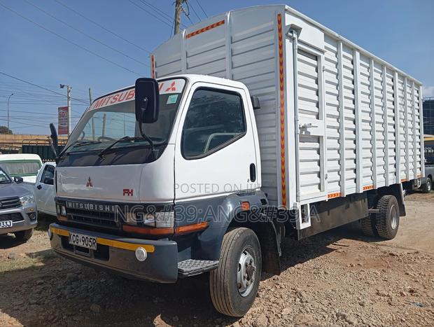 Mitsubishi Lorry Fh 215 2015 White - main view