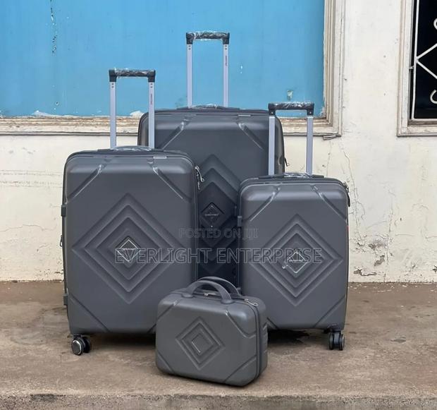 4 in 1 Luxurious Unbreakable Suitcase - thumbnail 2