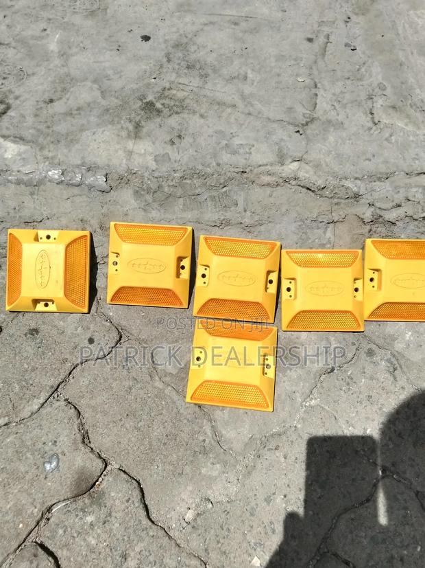 Cat Eye Road Sturds - main view