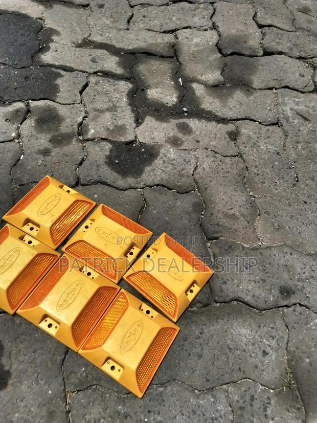 Cat Eye Road Sturds - thumbnail 2