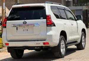 Toyota Land Cruiser Prado 2019 White