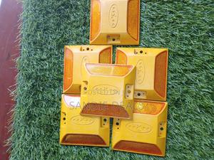 Reflective Safe Stud - thumbnail 2