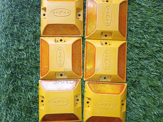 Reflective Safe Stud - thumbnail 3