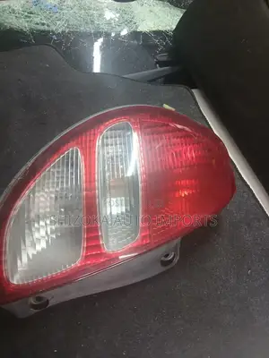 Toyota Duet/Daihatsu Sirion Left Tail Light (M100)