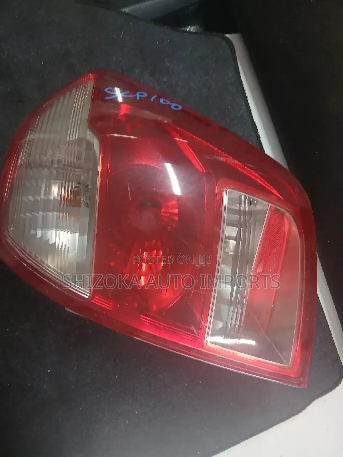 Toyota Ractis Scp100/Ncp100 Left Tail Light (2005–2010)