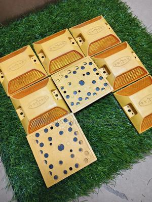 Reflective Plastic Road Studs / Raised Pavement Markers - thumbnail 2