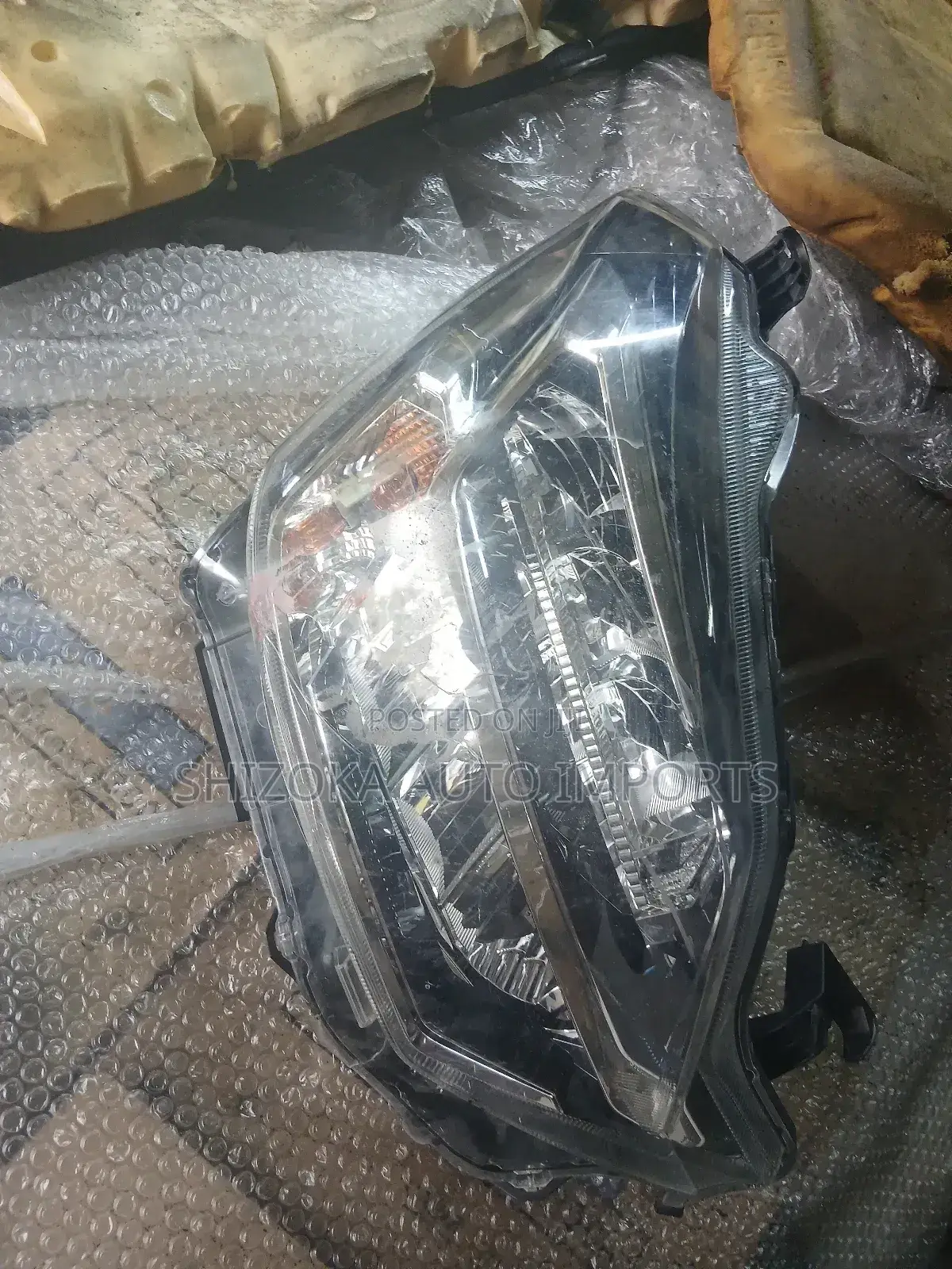 Daihatsu Mira E:S Right Headlight (La350s / La360s)