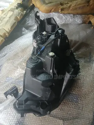 Daihatsu Mira E:S Right Headlight (La350s / La360s)