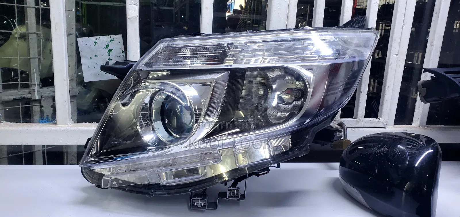 Toyota Noah 2014/16 Xenon Headlights