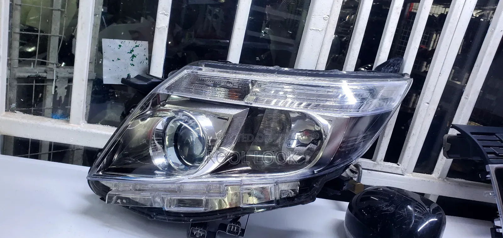 Toyota Noah 2014/16 Xenon Headlights
