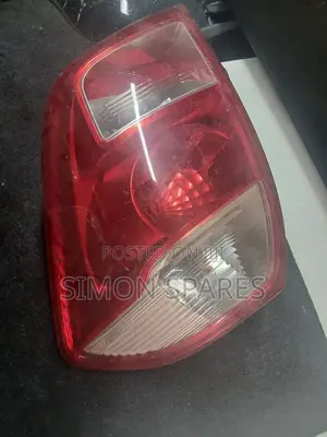 Toyota Ractis Scp100/Ncp100 Left Tail Light (2005–2010)