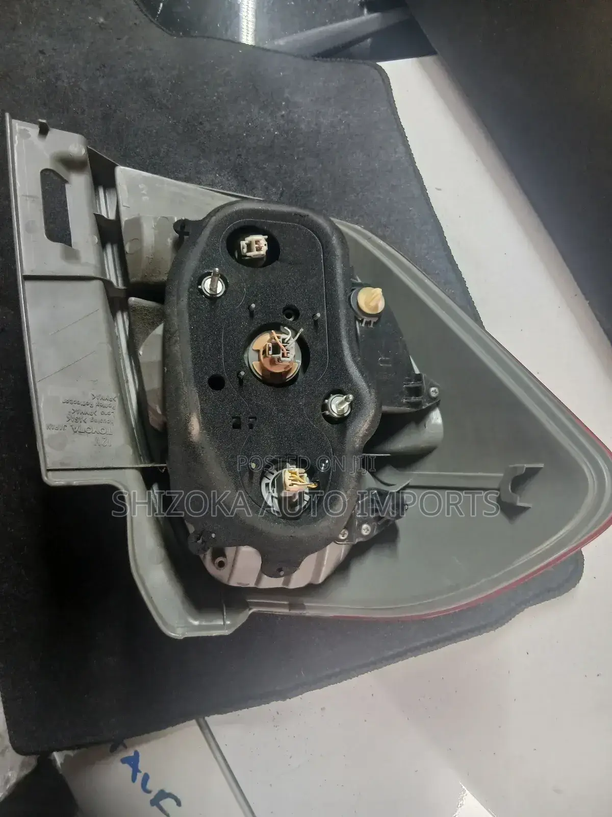 Toyota Ractis Scp100/Ncp100 Left Tail Light (2005–2010)