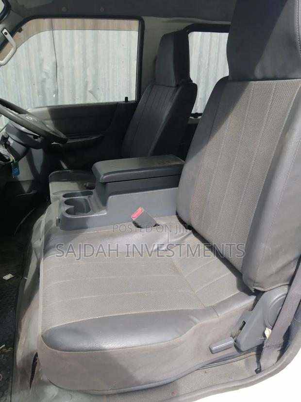 Mazda Bongo 2014 White - thumbnail 5