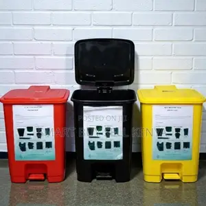 Quality Plastic Material 30l Pedal Bin With Tight-Fitting Lid