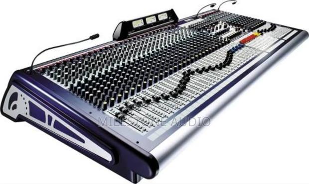 Soundcraft Gb8 24-Channel Analog Mixer -