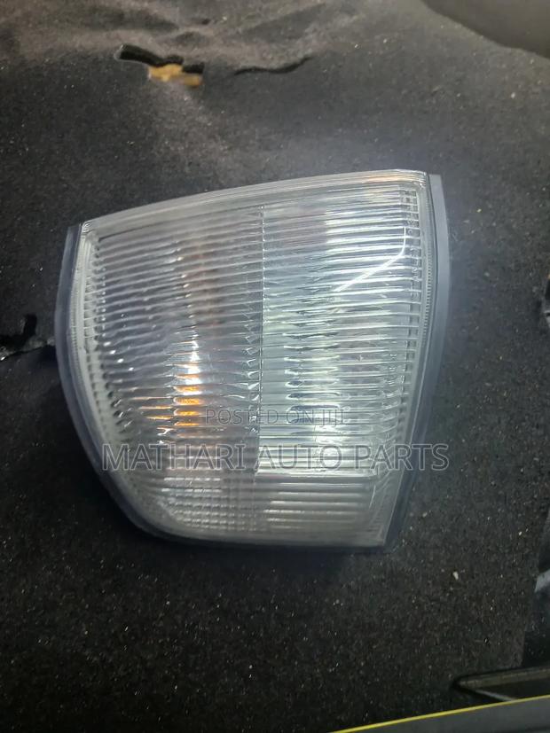 Left Front Clearance Lamp for a Nissan Vanette or Mazda Bongo - thumbnail 3