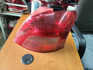 Toyota Vitz 2005 Taillight