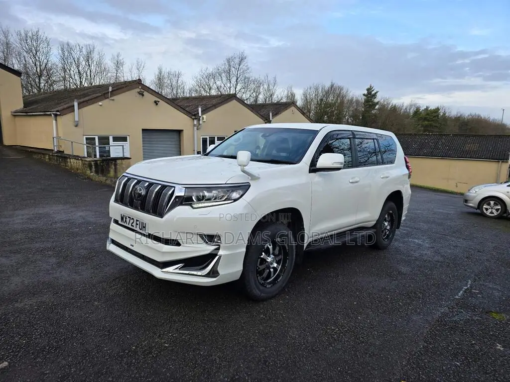 Toyota Land Cruiser Prado 2.7 2022 White