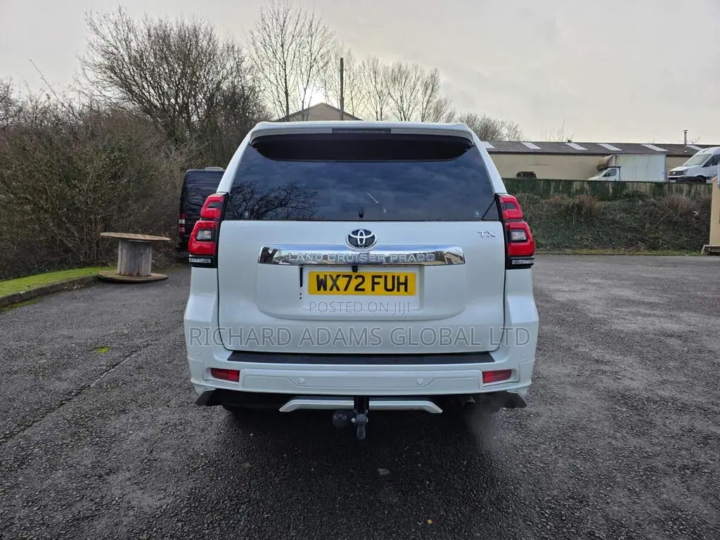 Toyota Land Cruiser Prado 2.7 2022 White