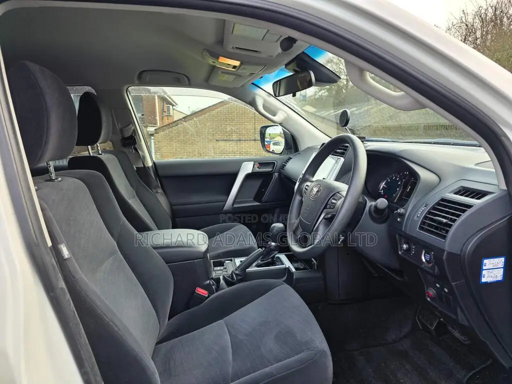 Toyota Land Cruiser Prado 2.7 2022 White