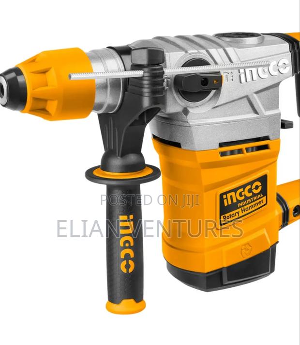 Heavy-Duty 1050 Watts Rotary Hammer