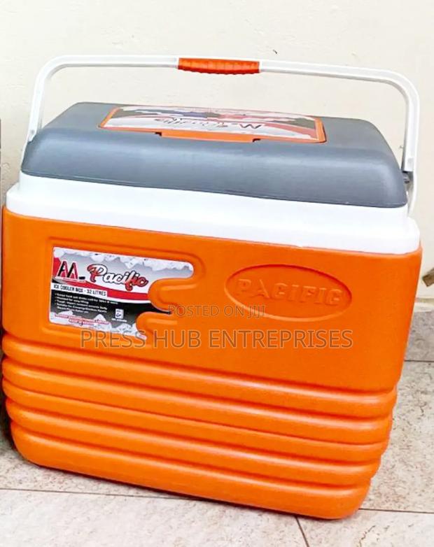 Pacific 32 Litres Cooler Box. - main view