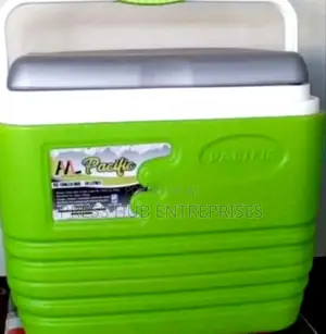 Pacific Cooler Box, Likely a 25-Litre Model*