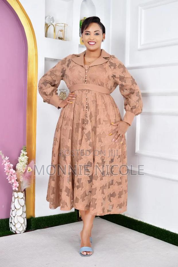 Elegant Lace Dress - thumbnail 3