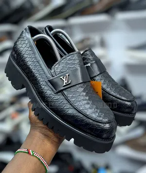 🔥
Louis Vuitton Loafers