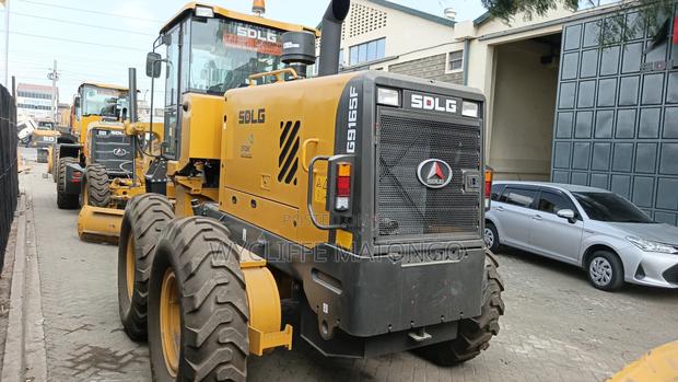 Motor Grader - main view