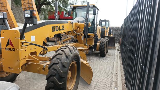 Motor Grader - thumbnail 2