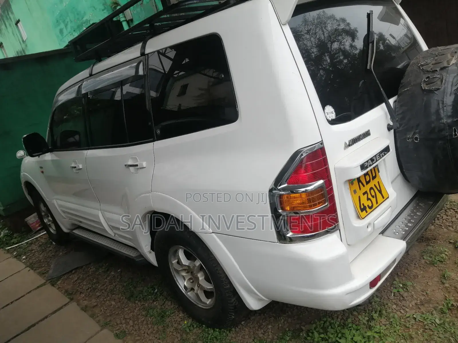 Mitsubishi Pajero 2001 White