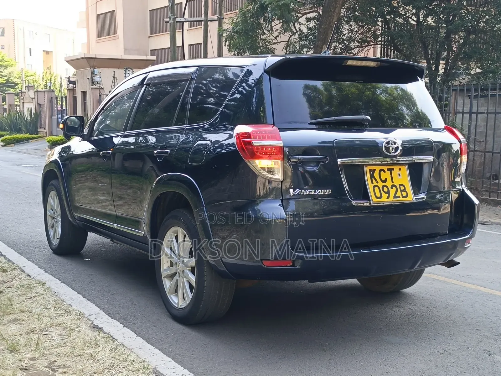 Toyota Vanguard 2010 Gray